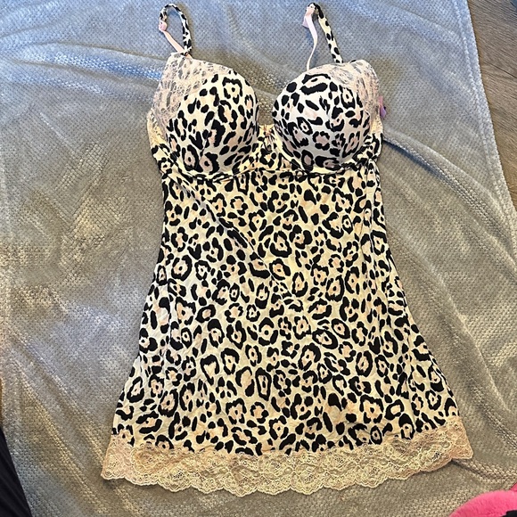 Victoria's Secret Pink Leopard Chemise with Shimmering Pink  Lace - Picture 2 of 11